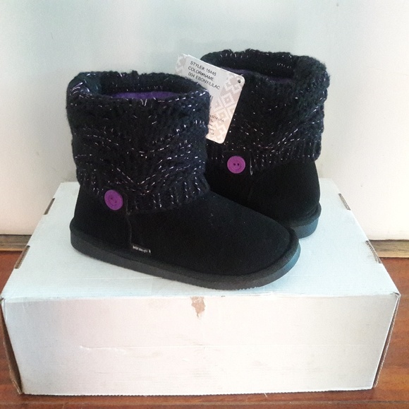 muk luks - Picture 1 of 3